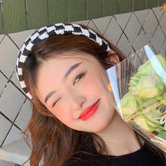 Neutral Plaid Minimalist Headband - Picture 3 of 9